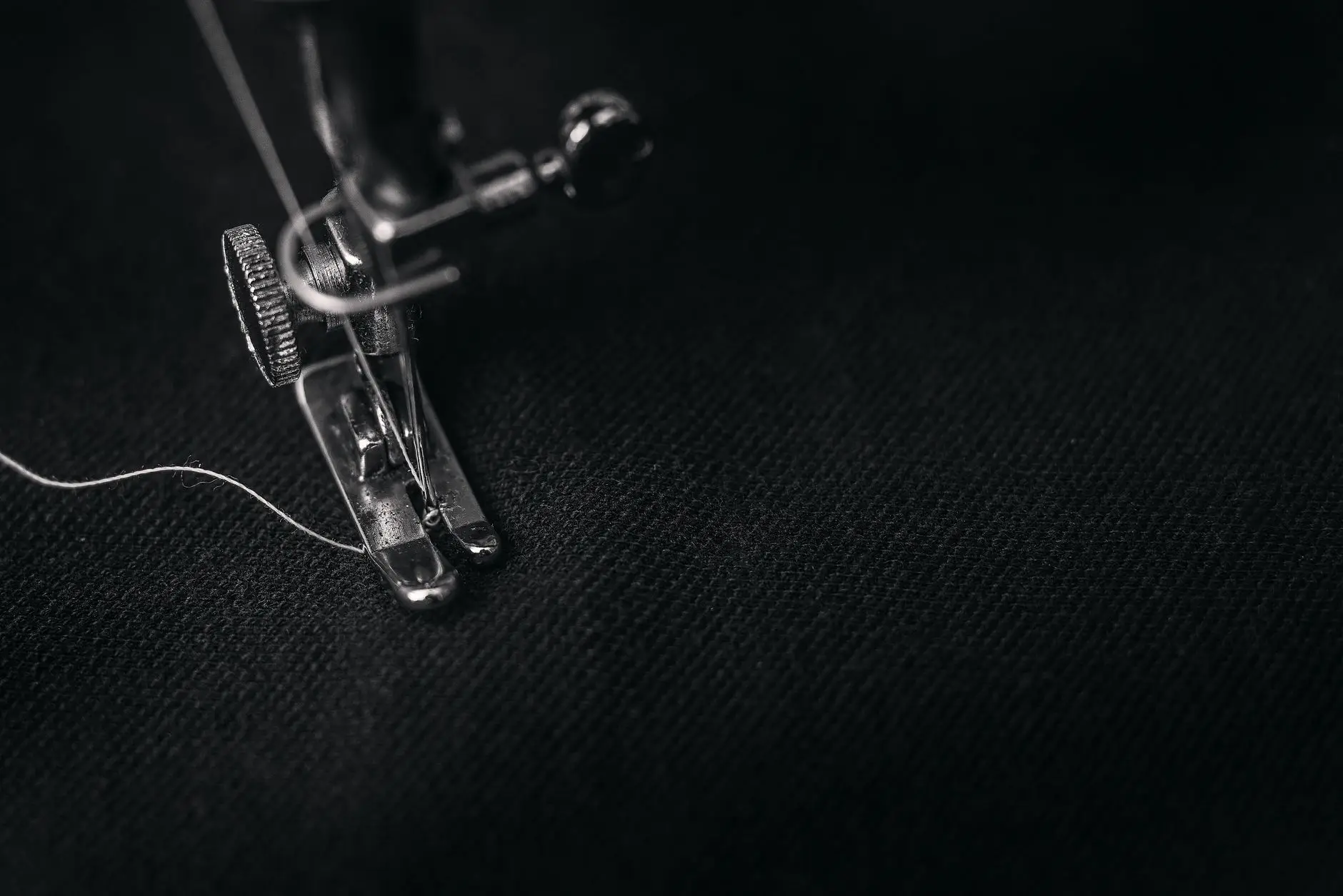 服装鞋帽供应链管理技术革新对西南贸易效率的影响